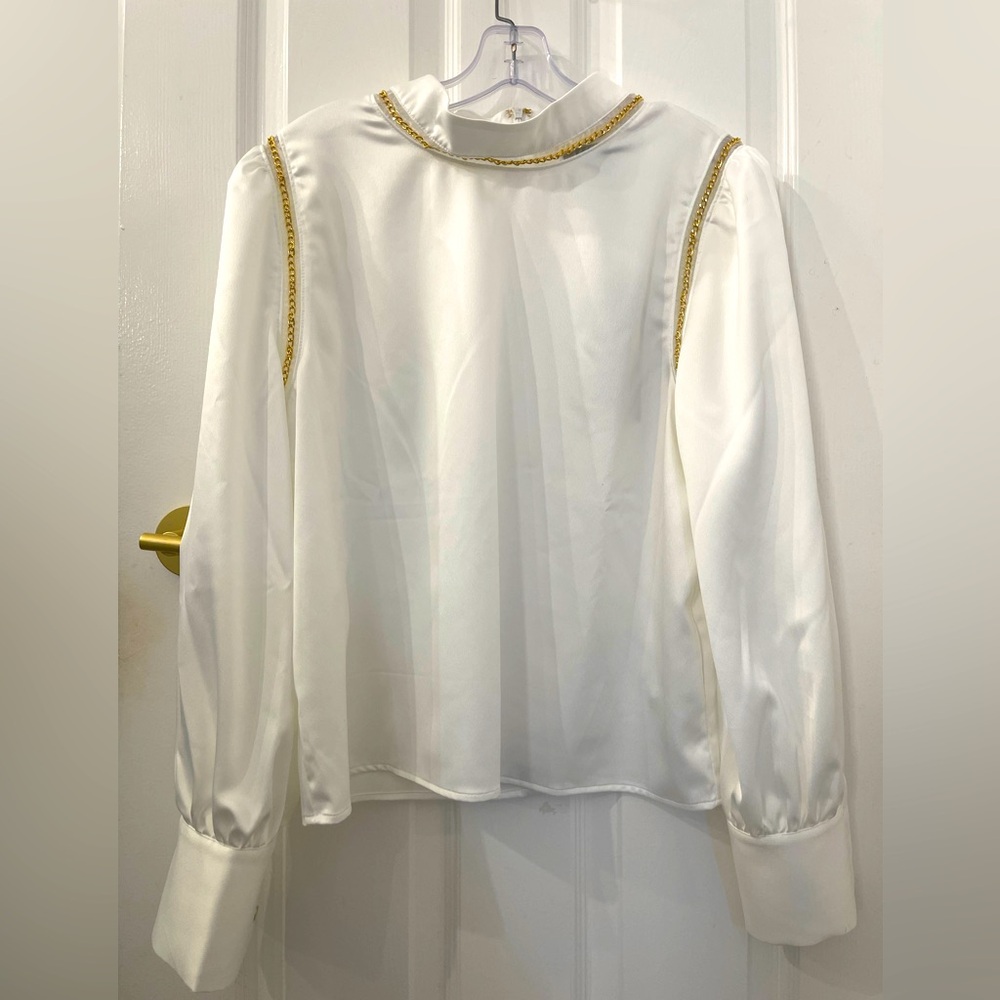 NWT H Halsten White Long Sleeved Blouse w Gold Chain Accents, sz L